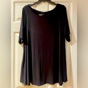 ⭐️3/$15⭐️Lane Bryant women's black flowy top
